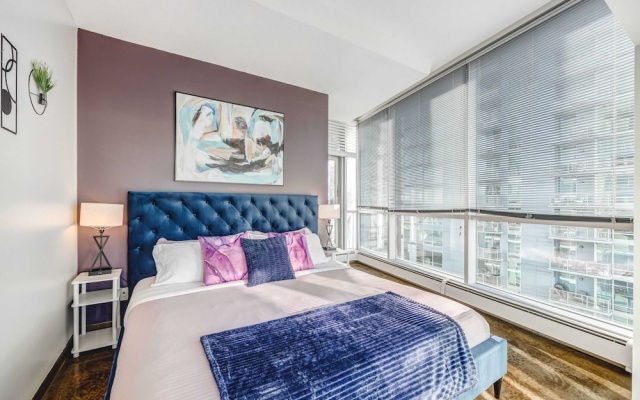 Elegant 2BR Condostunning Downtown Views!