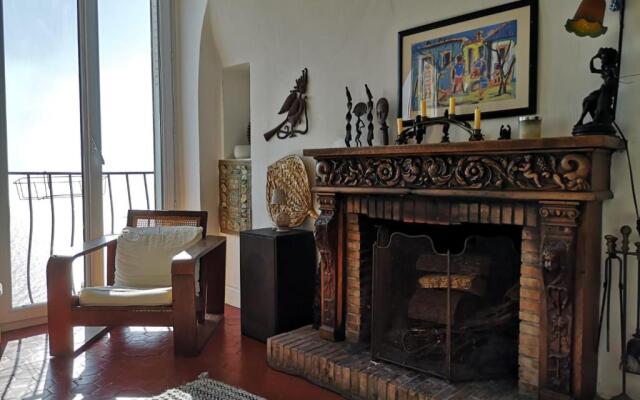 Dans village médiéval piétonnier, Suite exécutive vue mer exceptionnelle