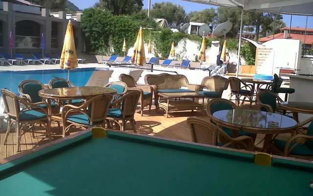 Ant Apart Hotel