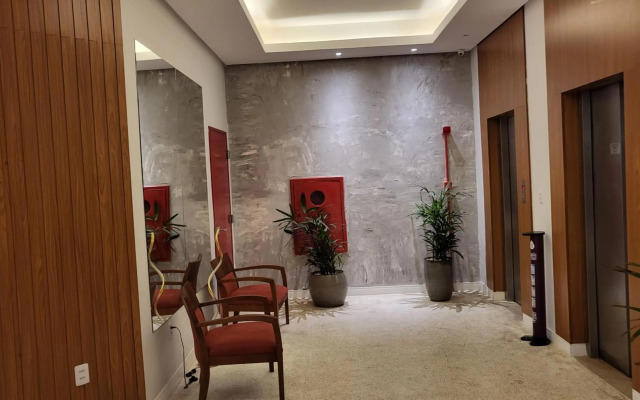 Flat no Farol da Barra 129