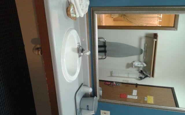 Asteria Inn and Suites