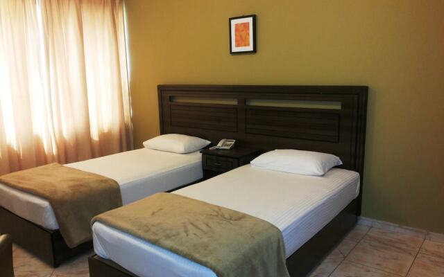 Al Amwaj Hotel