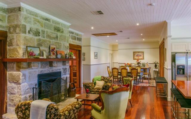 Hanging Tree Wines