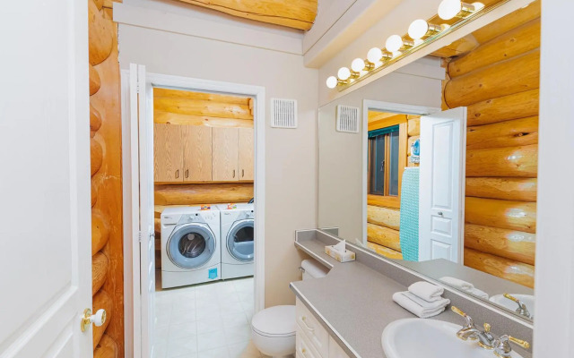 Overlander Mountain Lodge