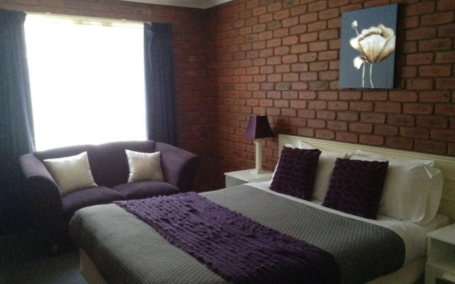 Melton Motor Inn & Apartments