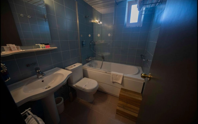 Dbl Room With Thermal Bath ,dinner Breakfast Included