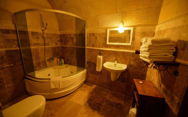 Vineyard Cave Hotel