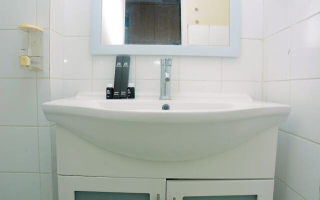 Cozy Living with Modern Design 1BR Kebagusan City Apartment