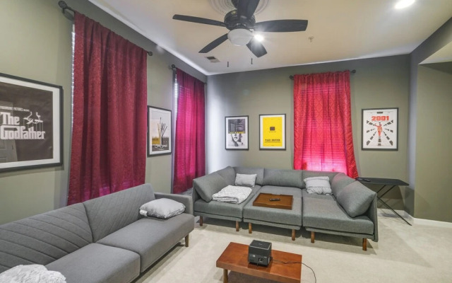 5 Mi to US Capitol: Washington DC Townhome