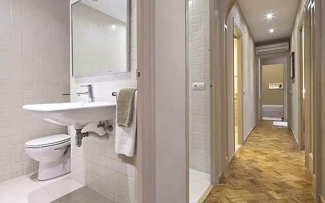 Bhm1-050 Chic And Spacious Apartment