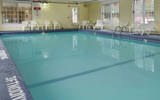 Days Inn by Wyndham Mackinaw City/Bridgeview Area