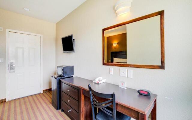 Whitehouse Inn Dilley