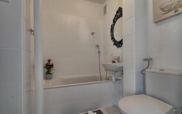 Ajax Apartments Rondo Onz