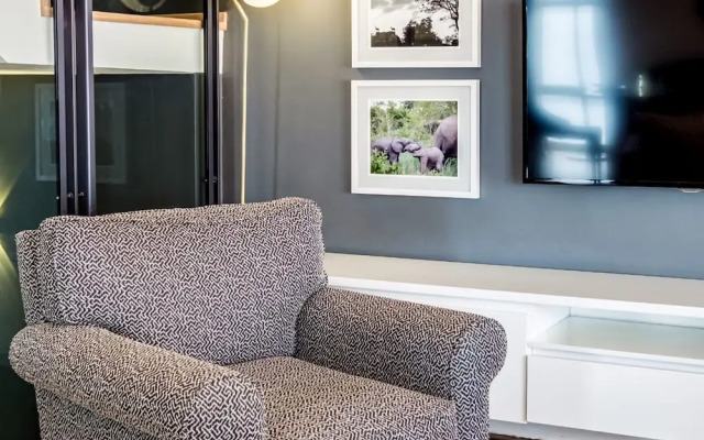 Tranquil Escape in Sea Point Aureto