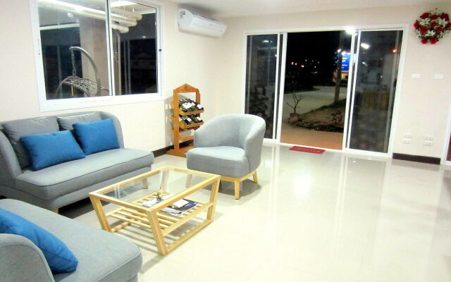 Life Grand Hotel
