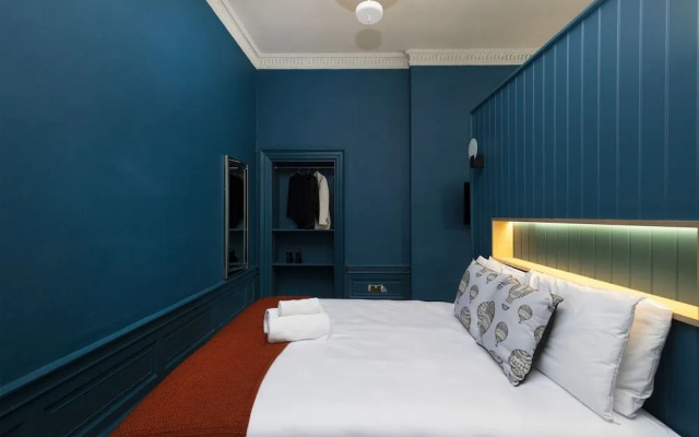 30 Castle Street Aparthotel
