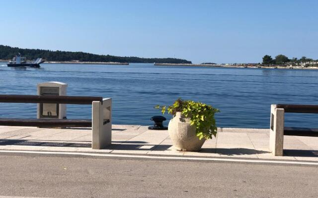 Villa Selo Mekisi the Private Villa With a Heated Pool