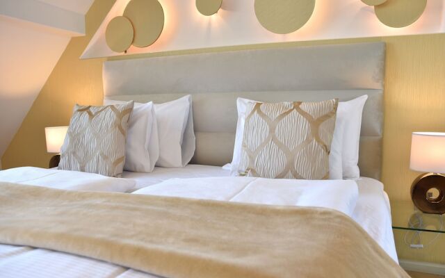 Hillside Premium Apartments