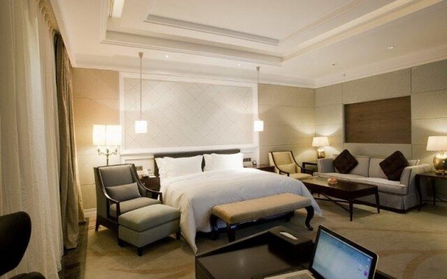 Noah's Ark Hotel