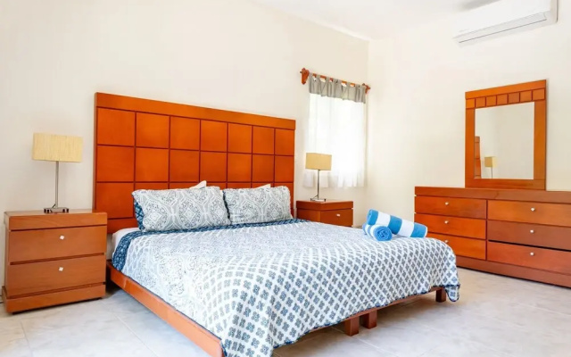 Casa Quetzali 4 Bedroom Home by RedAwning
