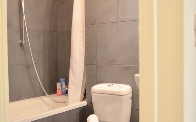 1 Bedroom Flat In Central Marais