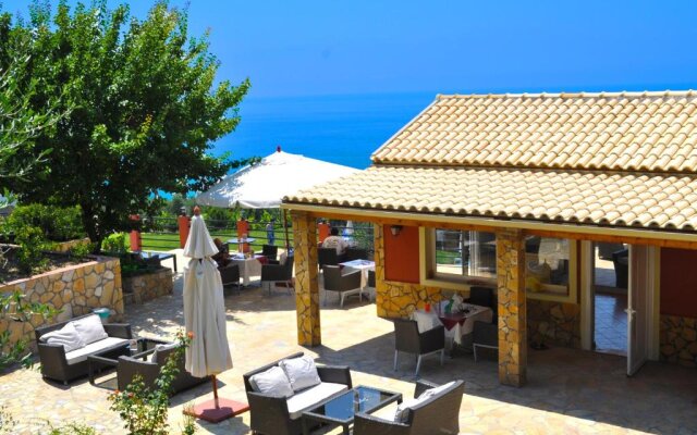 Apartments and Studio With Swimming Pool and Sea View in Pelekas Beach, Corfu
