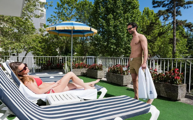 Pineda Aparthotel