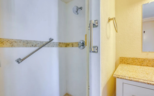 2 Mi to Florida State Fairgrounds: Cozy Studio