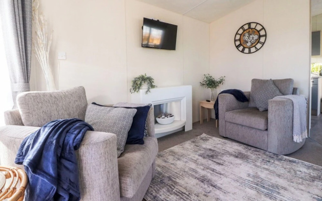 17 Birchwood Close