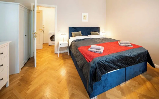 Downtown - 2 Room Zborovska