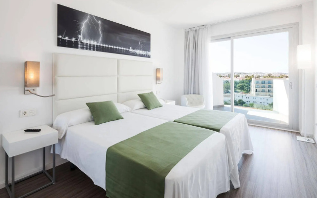 Отель AxelBeach Ibiza Spa & Beach Club - Adults Only Hotel