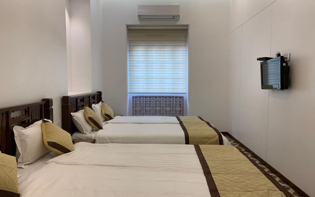 Carlton Hotel