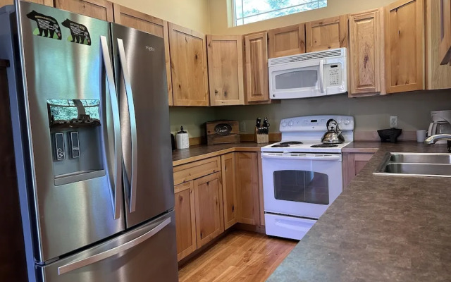 River Song Cabin 3 Bedroom Home