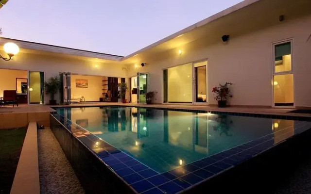 Byg Private Pool Villa @ Phuket Town