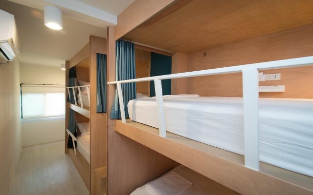 Suk18 Hostel - Adults Only