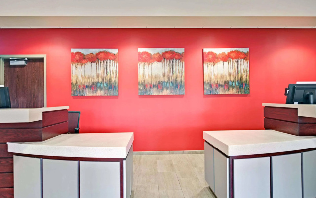 Ramada Hotel & Conference Center by Wyndham Columbus