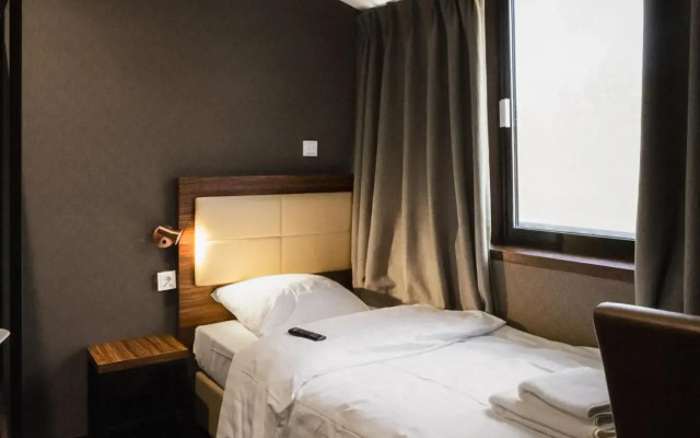 Amsterdam Lake Hotel