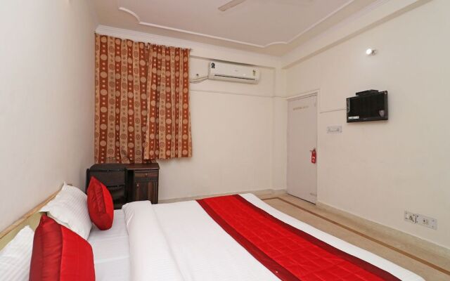 OYO 11452 Golden Castle Lodge