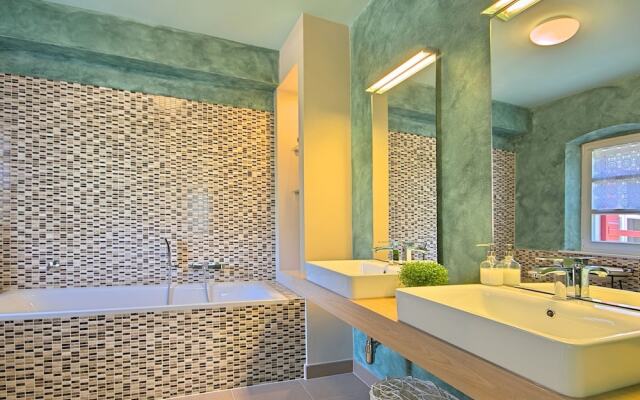 Beautiful Child-friendly Villa With Private Pool in Porec