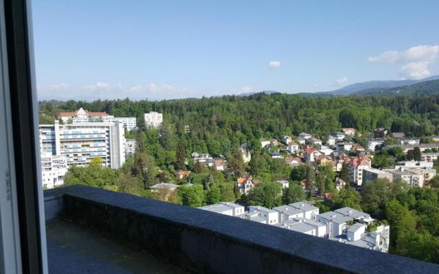 Bei LKH Graz,1x Parkplatz,15 Stock!