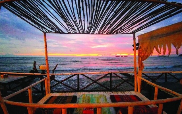 Bailan Hut Resort & Restaurant