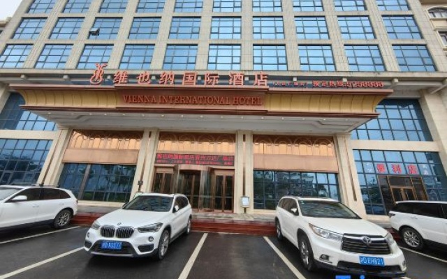 Vienna International Hotel (Hezhou Wanda Plaza） – Exterior – Hezhou