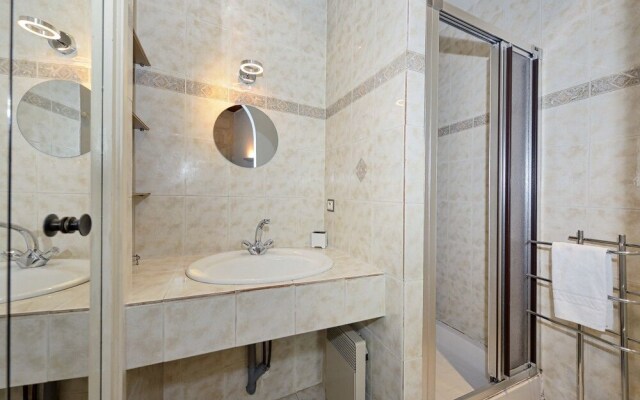 Cute Apartment in Heart of City