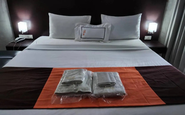 Collection O The Bangkok Cha Cha Suite
