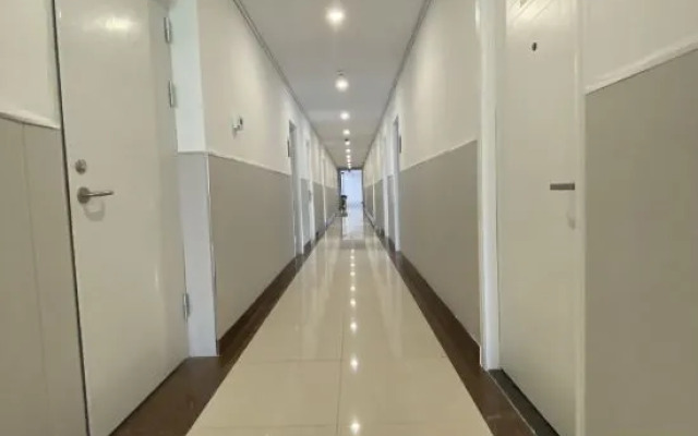 Qiha Hotel (Ningbo Jiangshan Metro Station)