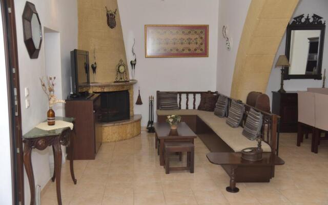 KAMARA traditional house