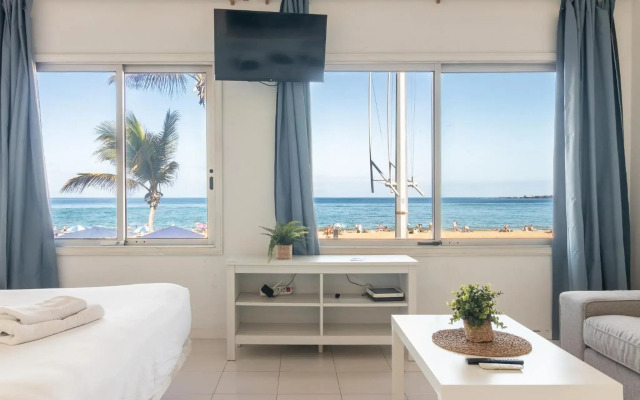 OceanFront Flat I by Canary365