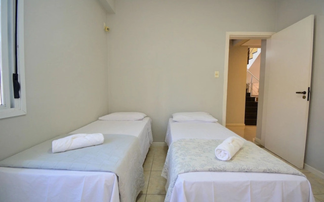Elegante Casa com Piscina - João Paulo