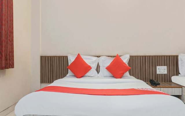 OYO 29114 Suraj Residency