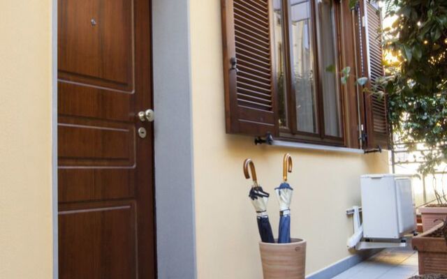 The Golden House Florence Suite